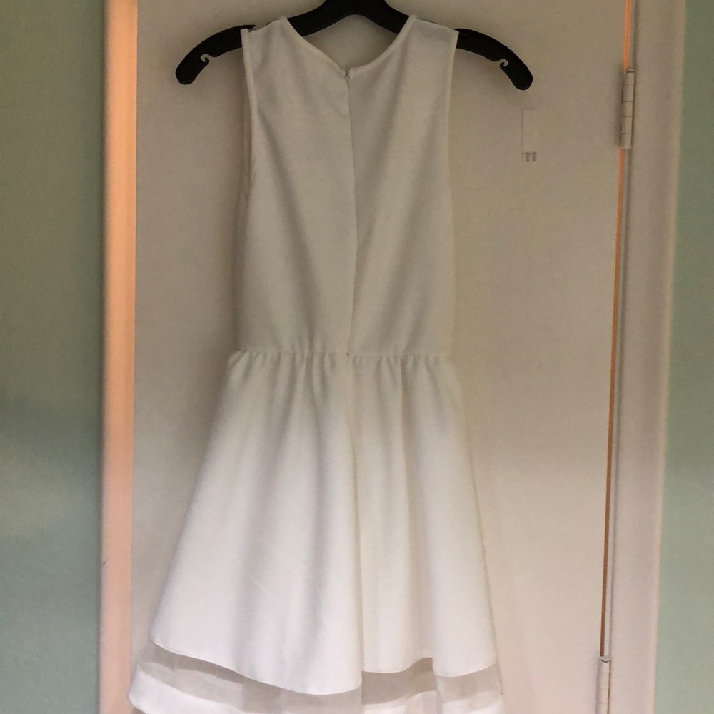 CUTE WHITE DRESS - Picture 2 of 4